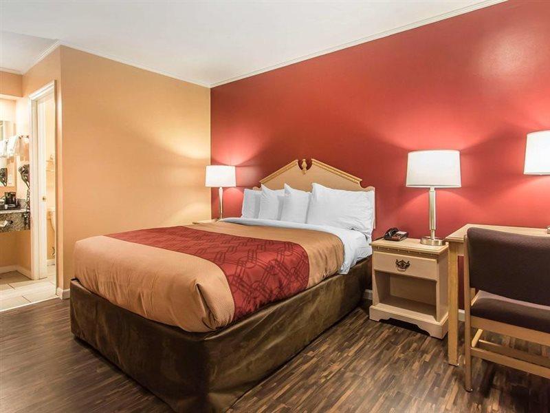 Econo Lodge Cornersville Buitenkant foto