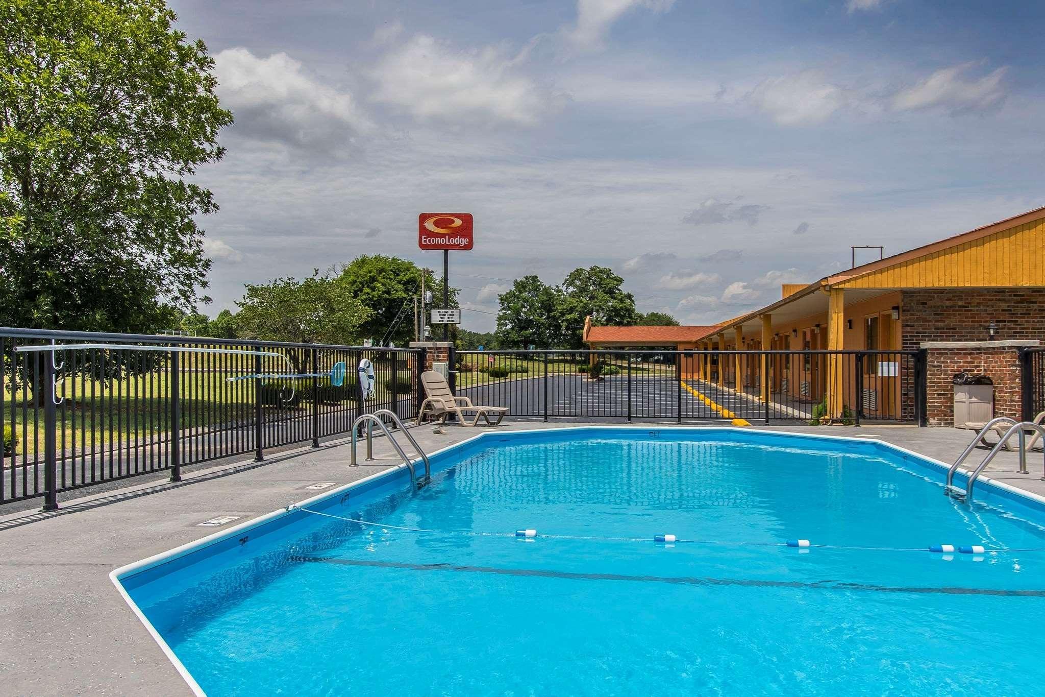 Econo Lodge Cornersville Buitenkant foto