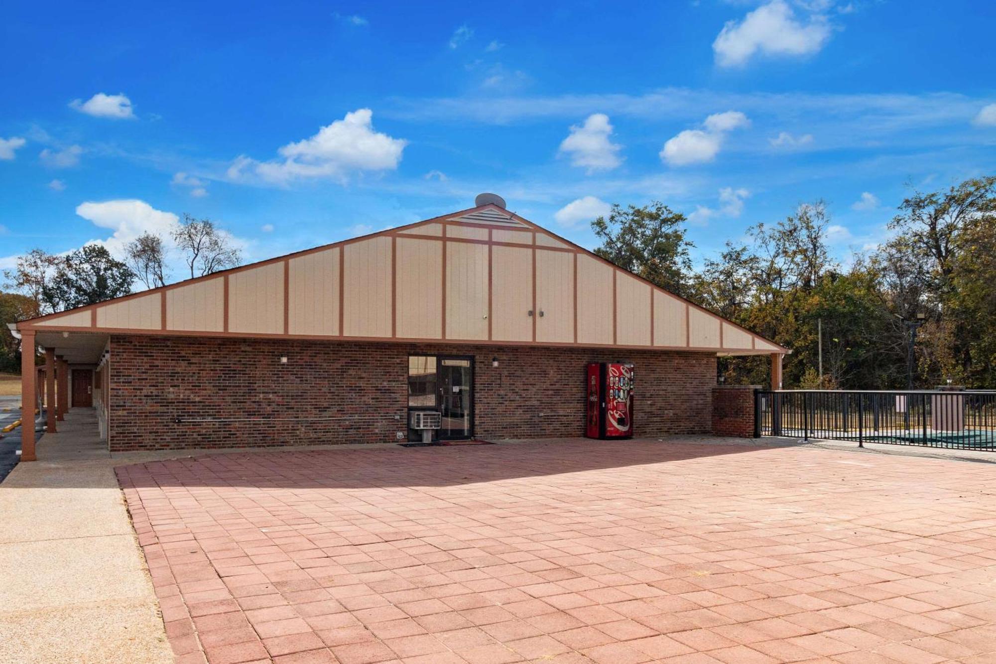 Econo Lodge Cornersville Buitenkant foto