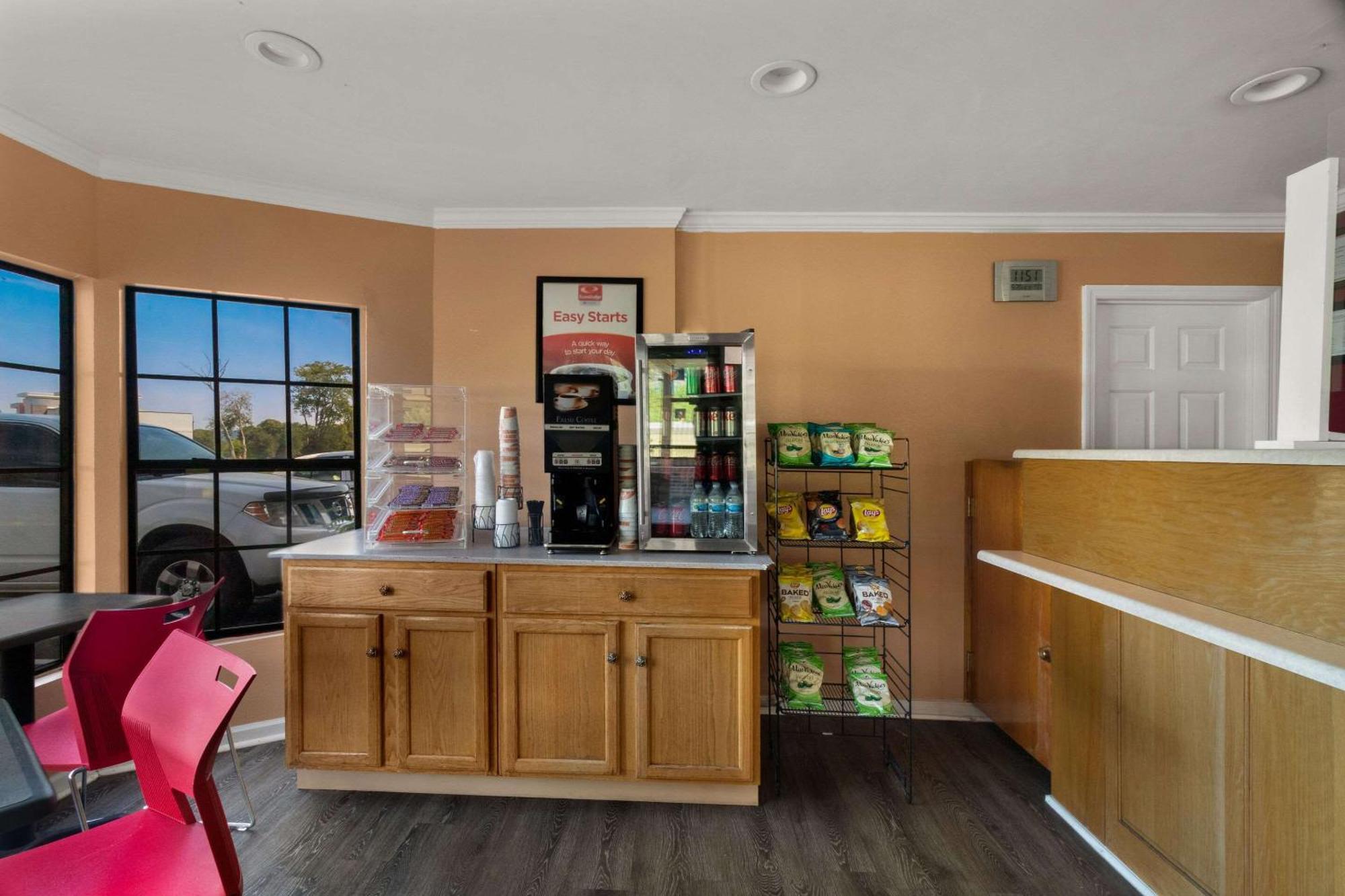 Econo Lodge Cornersville Buitenkant foto