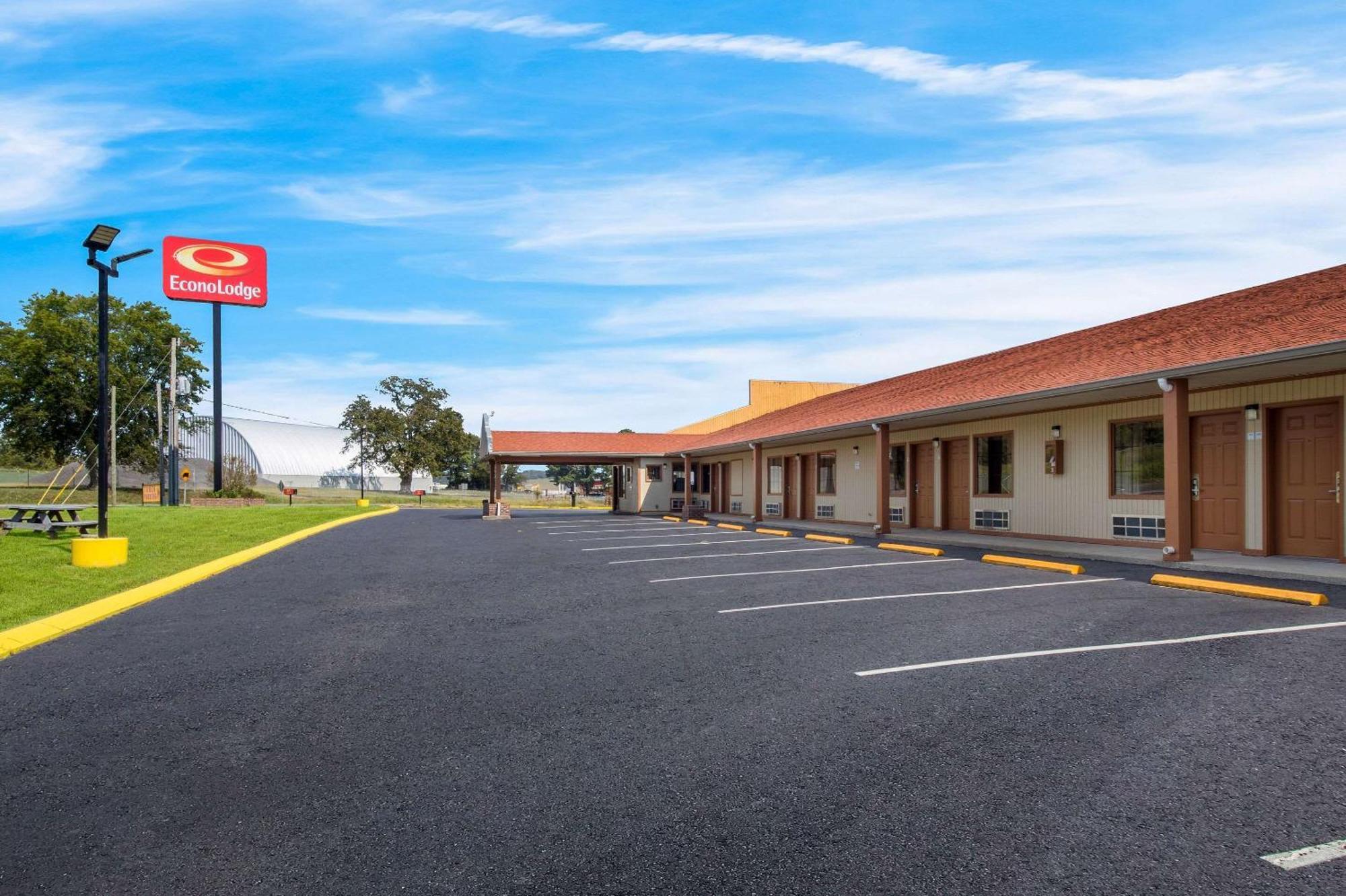 Econo Lodge Cornersville Buitenkant foto