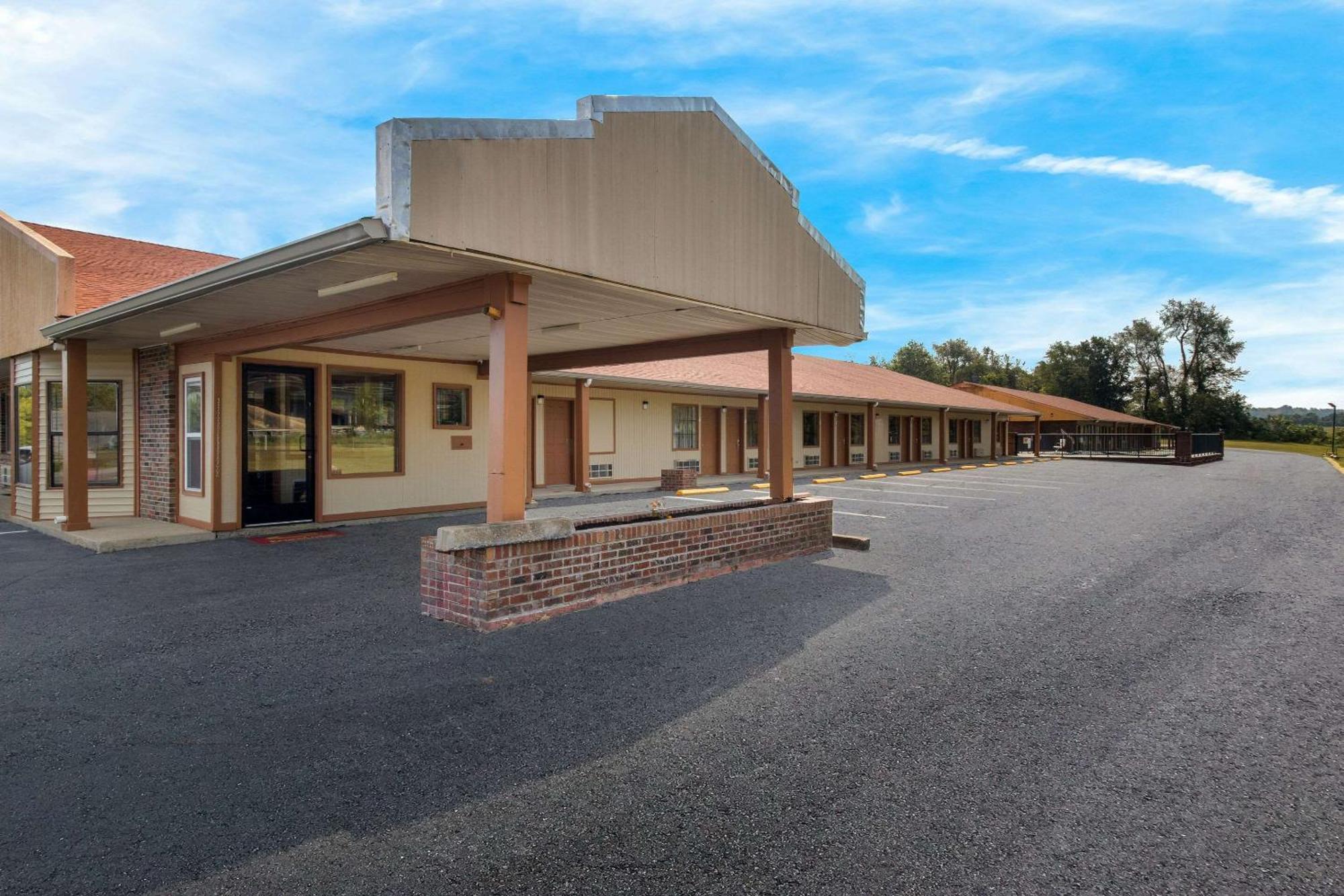 Econo Lodge Cornersville Buitenkant foto