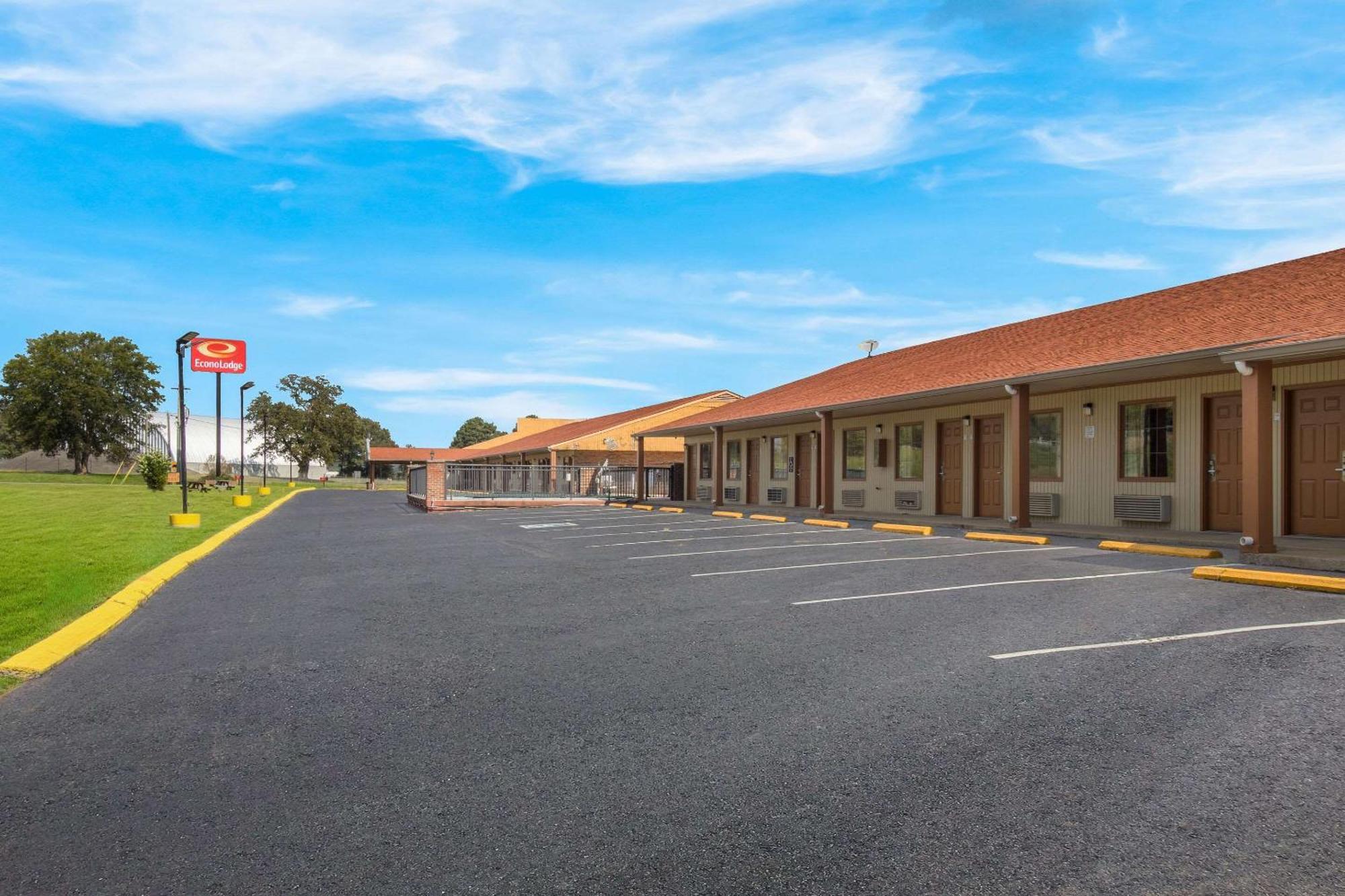 Econo Lodge Cornersville Buitenkant foto