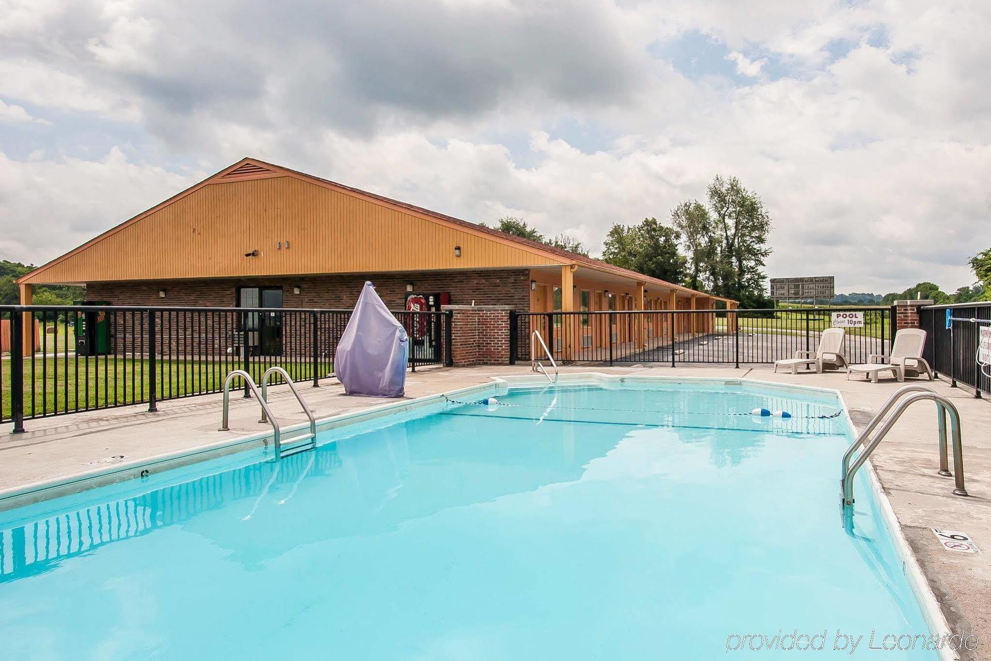 Econo Lodge Cornersville Buitenkant foto