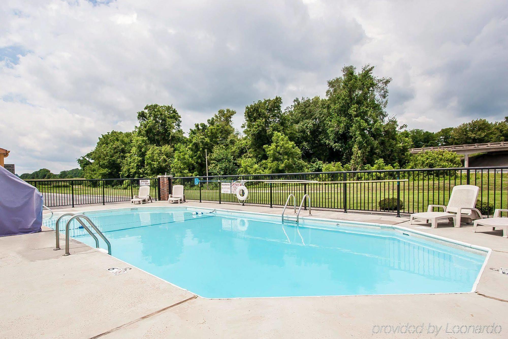 Econo Lodge Cornersville Buitenkant foto