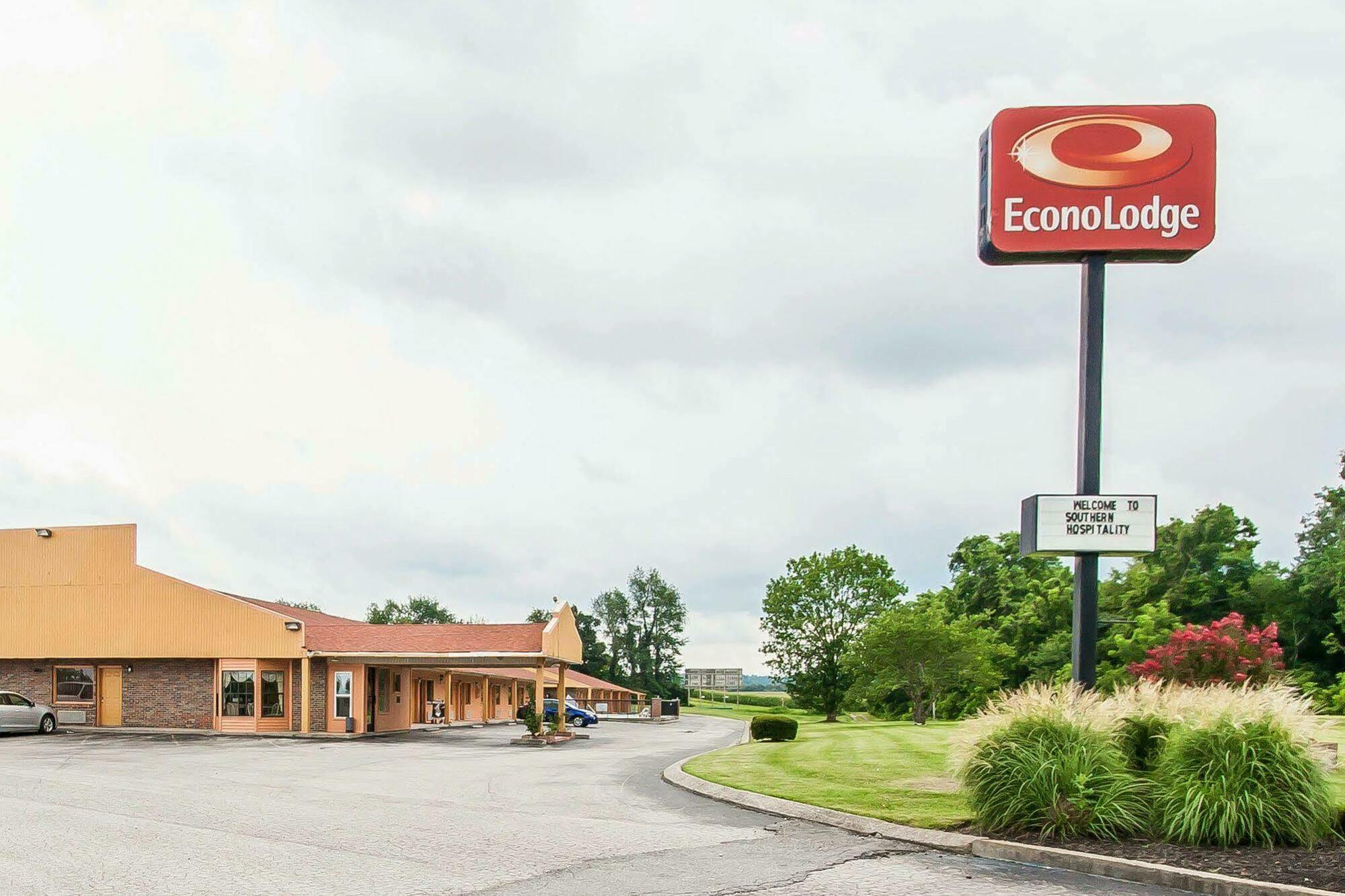 Econo Lodge Cornersville Buitenkant foto